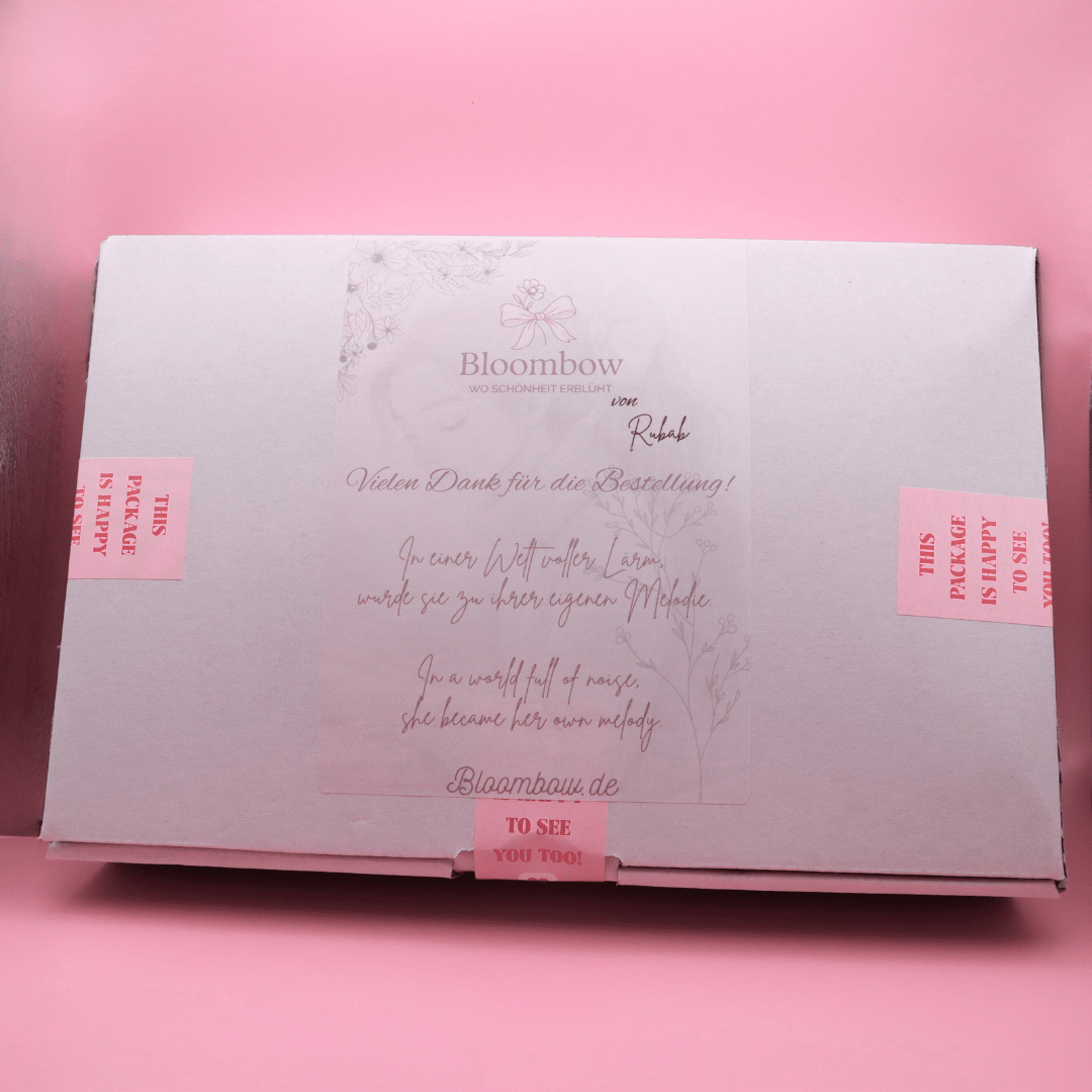 PastelPetal Haarklammern Set in pastel colors with sturdy metal spring, eco-friendly packaging, and gentle hold for all hair types.