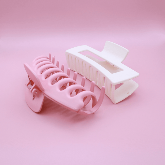 PastelPetal Haarklammer Set with pink and white matte claw clips for gentle, secure hair hold.